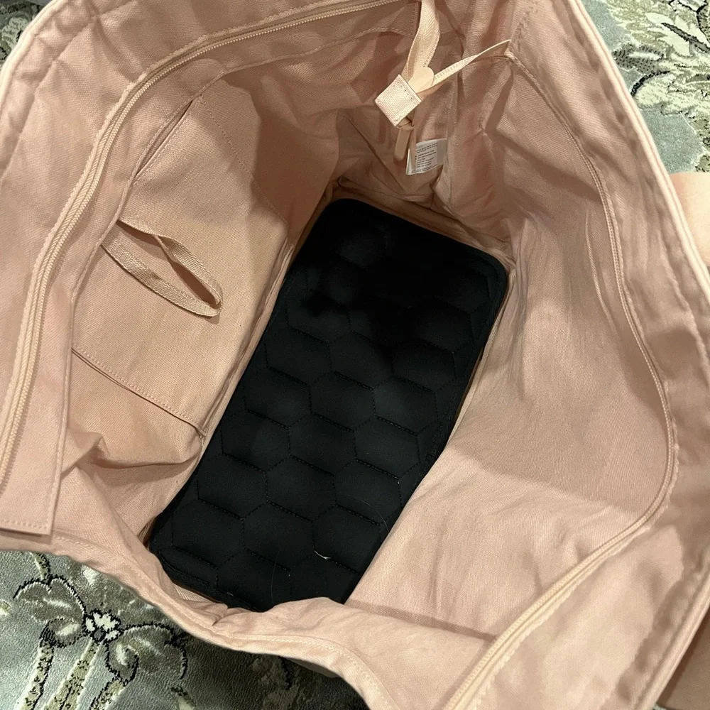 Wild One Pet Tote / Carrier - Picture 3 of 5